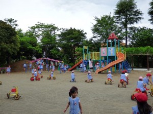 P1070263園庭あそび6.16