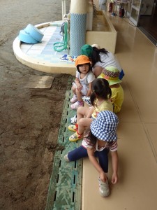 P1090380ちゅうりっぷ靴はき