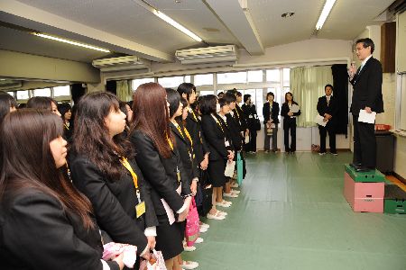 校長代行先生 校長代行先生